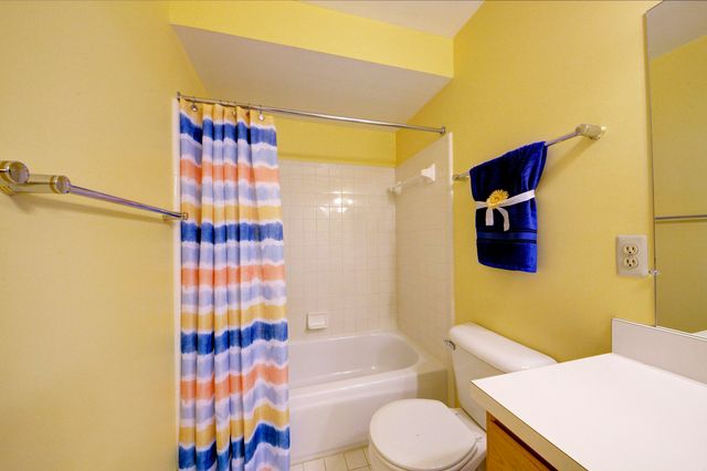 825 Brookside Drive, Ann Arbor, MI 48105