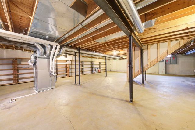 825 Brookside Drive, Ann Arbor, MI 48105