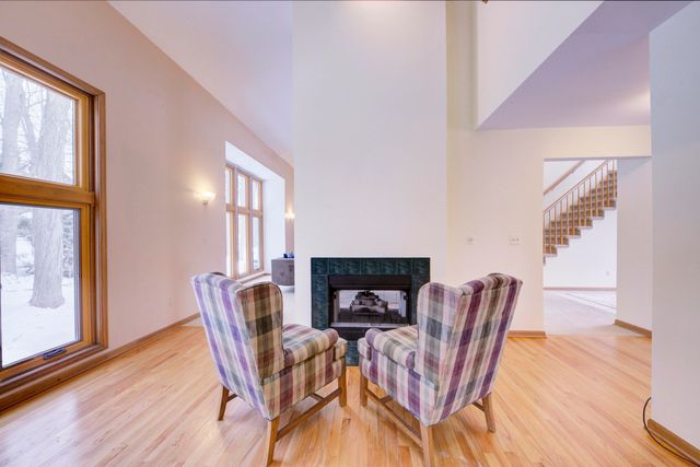 825 Brookside Drive, Ann Arbor, MI 48105