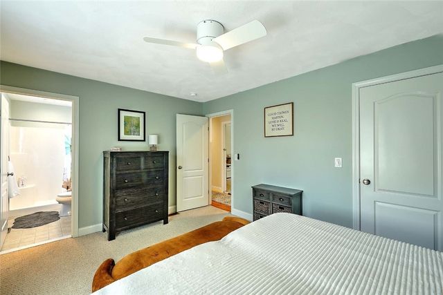37 Lakeview Avenue, Lincoln, RI 02865