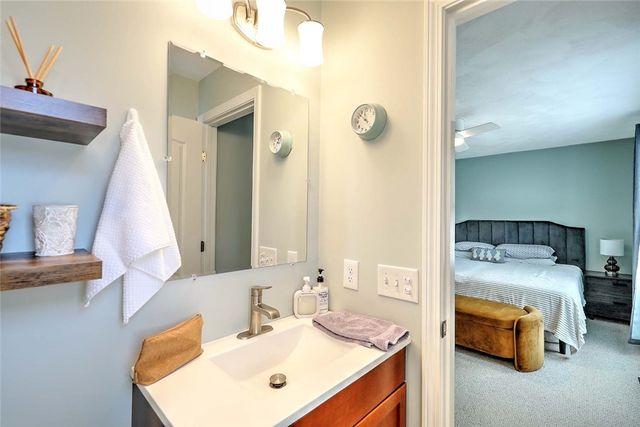 37 Lakeview Avenue, Lincoln, RI 02865
