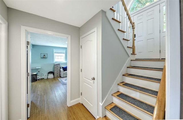 37 Lakeview Avenue, Lincoln, RI 02865