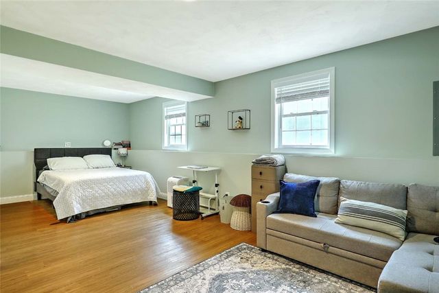 37 Lakeview Avenue, Lincoln, RI 02865