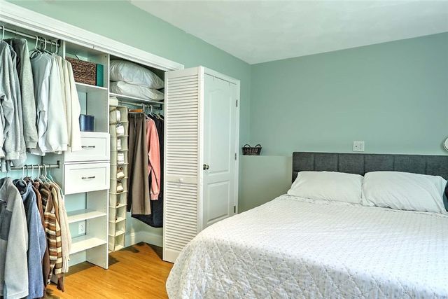 37 Lakeview Avenue, Lincoln, RI 02865