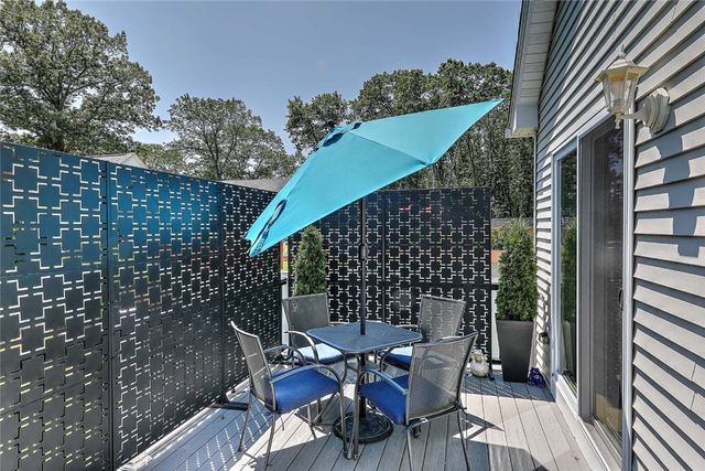 37 Lakeview Avenue, Lincoln, RI 02865