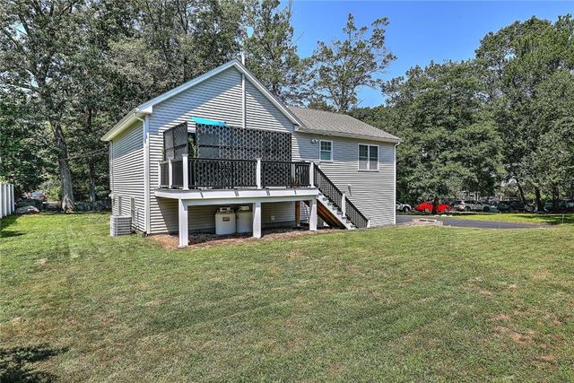 37 Lakeview Avenue, Lincoln, RI 02865