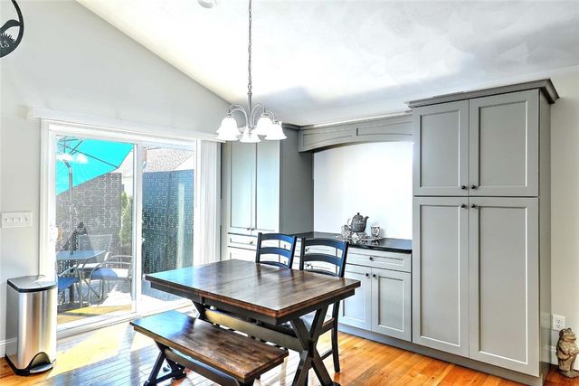 37 Lakeview Avenue, Lincoln, RI 02865