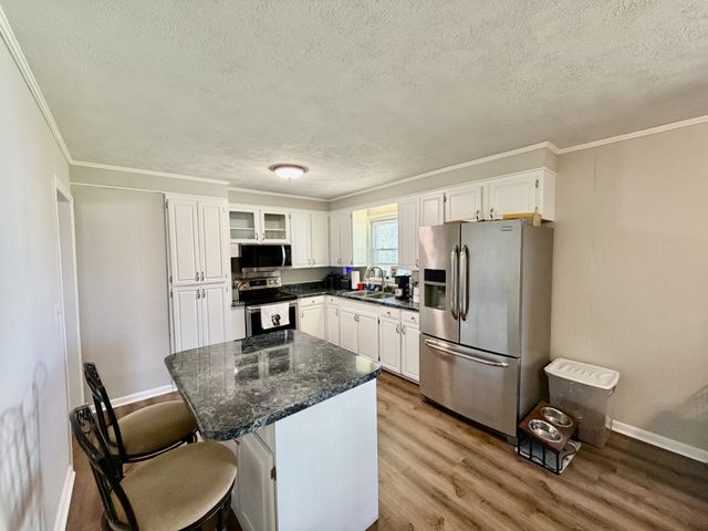 402 Hoffman St, Lawrenceburg, TN 38464