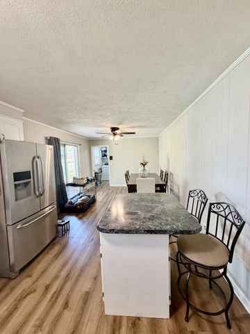 402 Hoffman St, Lawrenceburg, TN 38464