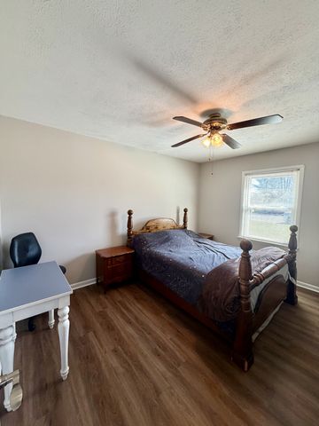 402 Hoffman St, Lawrenceburg, TN 38464