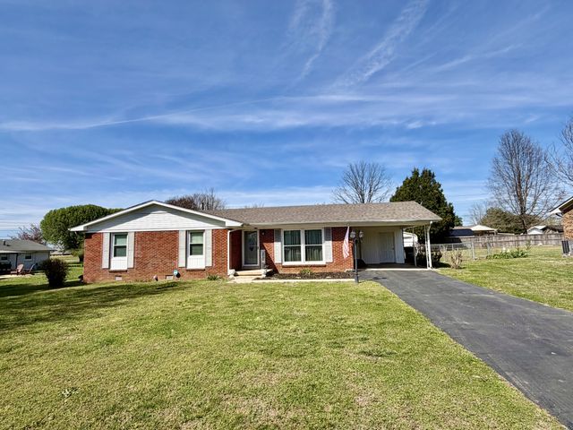 402 Hoffman St, Lawrenceburg, TN 38464