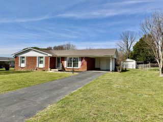 402 Hoffman St, Lawrenceburg, TN 38464
