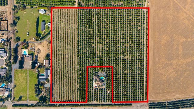 1435 E Palm Drive, Exeter, CA 93221