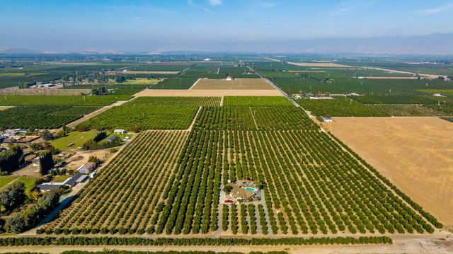 1435 E Palm Drive, Exeter, CA 93221