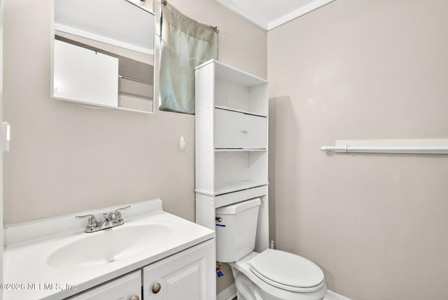 242 HOLLY Court, Jacksonville, FL 32218