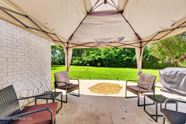 242 HOLLY Court, Jacksonville, FL 32218