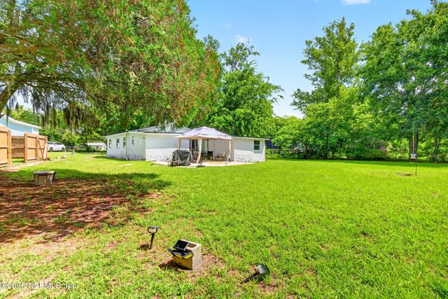 242 HOLLY Court, Jacksonville, FL 32218