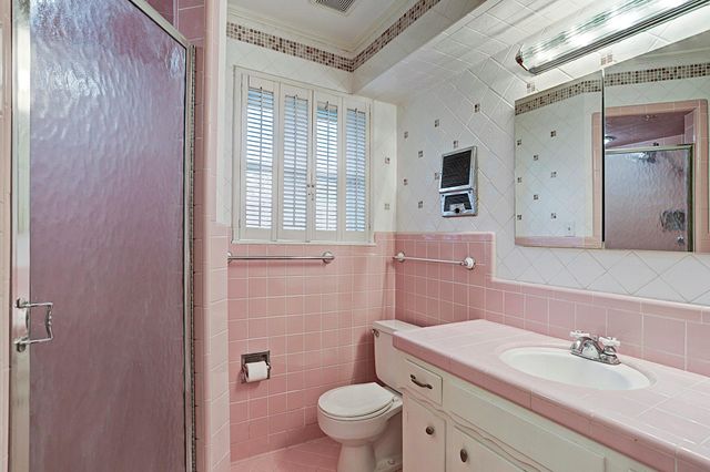 1070 Curtin Street, Houston, TX 77018