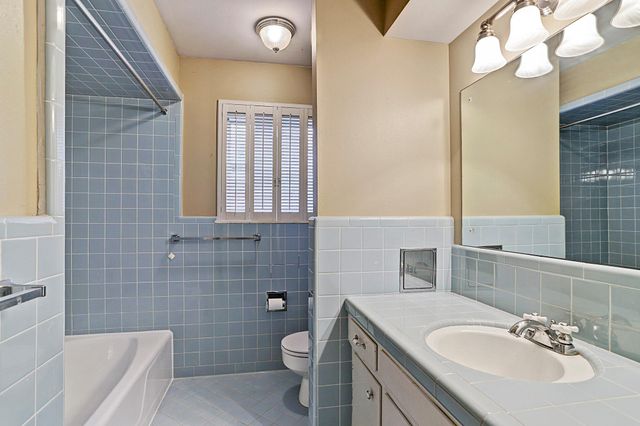 1070 Curtin Street, Houston, TX 77018