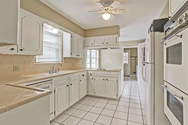 1070 Curtin Street, Houston, TX 77018