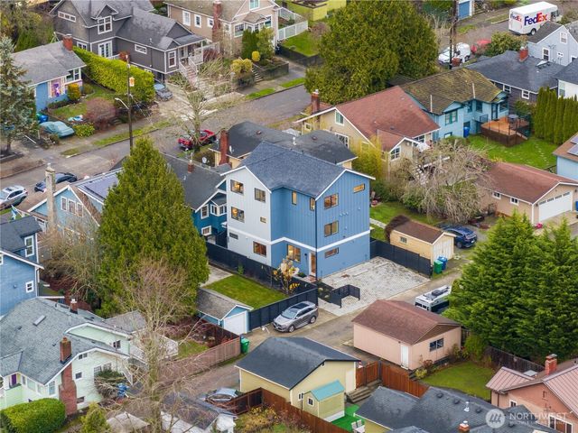 713 B N 70th Street, Seattle, WA 98103