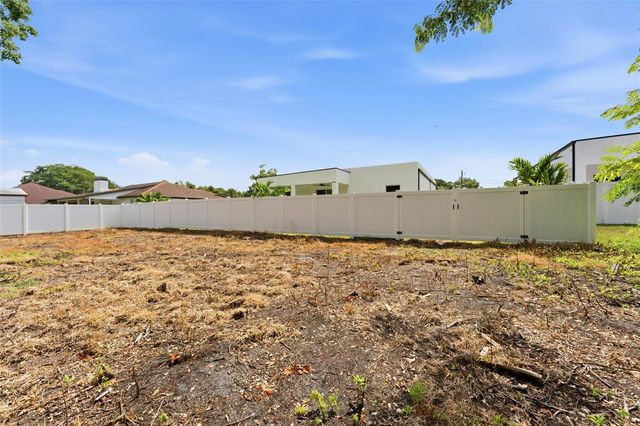 9714 VAN STREET, Tampa, FL 33615