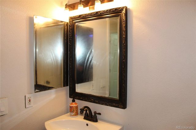 291 S Nome Street, Aurora, CO 80012