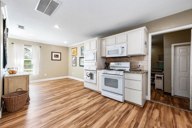 237 Mclemore Drive, Alvin, TX 77511