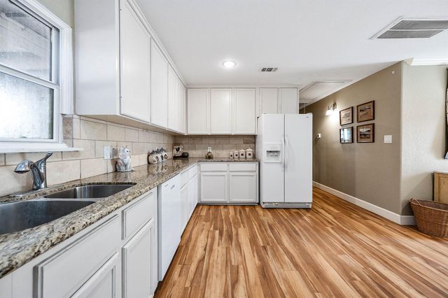 237 Mclemore Drive, Alvin, TX 77511
