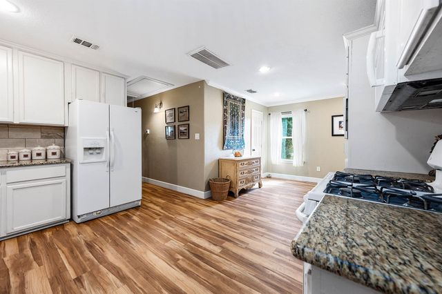 237 Mclemore Drive, Alvin, TX 77511