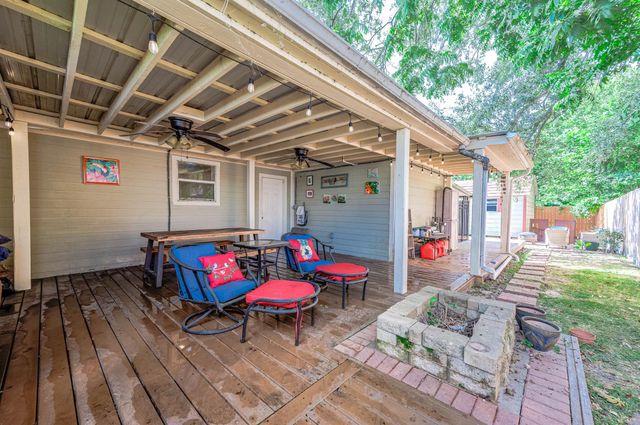 237 Mclemore Drive, Alvin, TX 77511