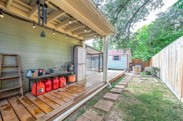 237 Mclemore Drive, Alvin, TX 77511