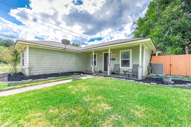 237 Mclemore Drive, Alvin, TX 77511