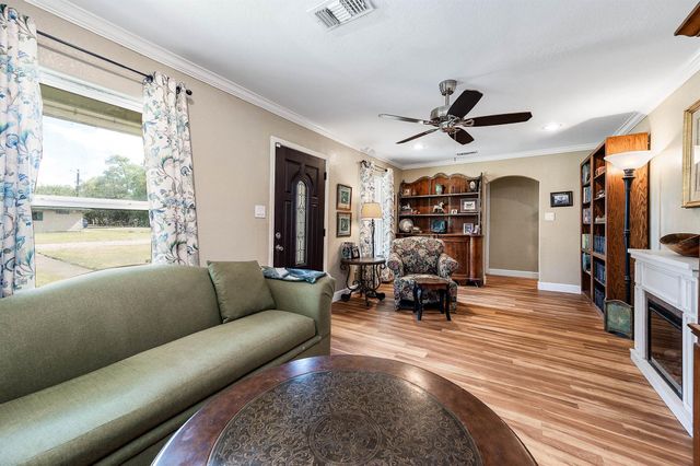 237 Mclemore Drive, Alvin, TX 77511
