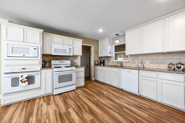 237 Mclemore Drive, Alvin, TX 77511