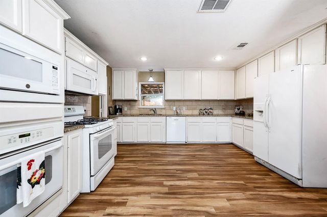 237 Mclemore Drive, Alvin, TX 77511
