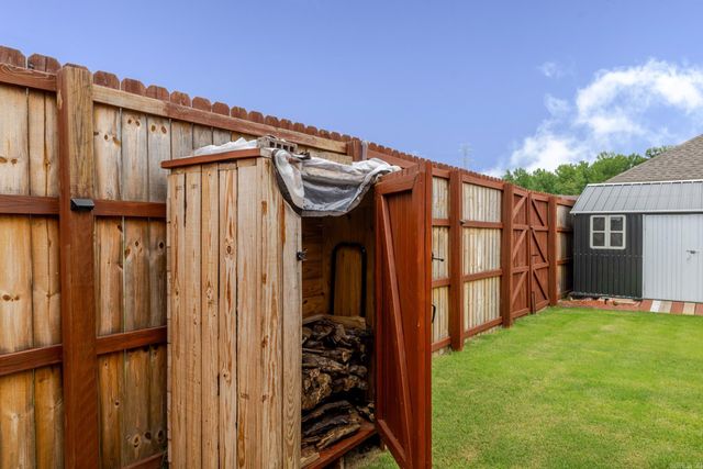 828 Millers glen Drive, Sherwood, AR 72120