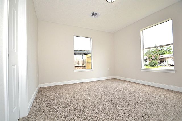 911 Whitaker Avenue, Pasadena, TX 77506