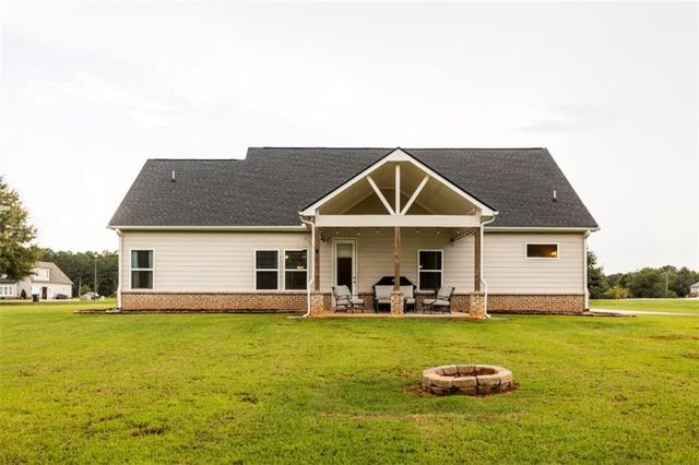 301 Savannah Drive, Mansfield, GA 30055