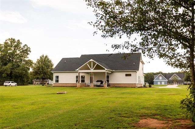 301 Savannah Drive, Mansfield, GA 30055