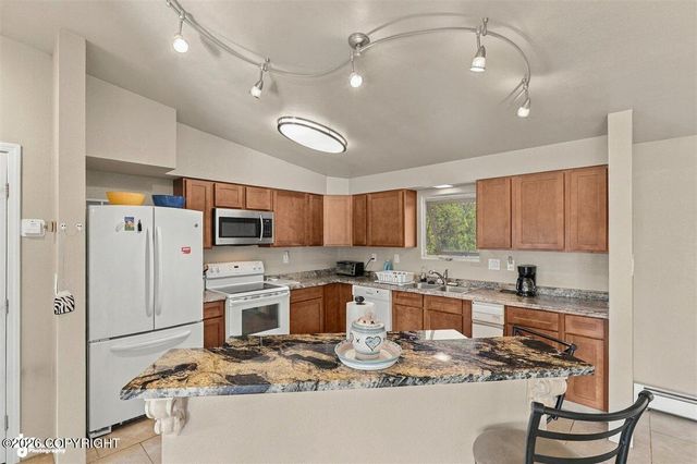 2307 W 32nd Avenue, Anchorage, AK 99517