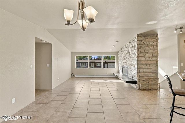 2307 W 32nd Avenue, Anchorage, AK 99517