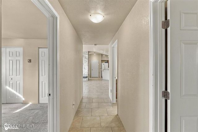 2307 W 32nd Avenue, Anchorage, AK 99517