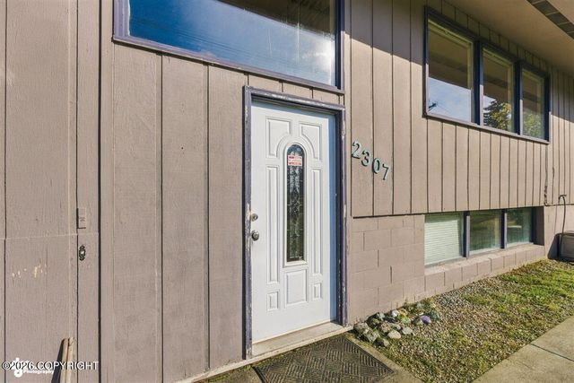 2307 W 32nd Avenue, Anchorage, AK 99517