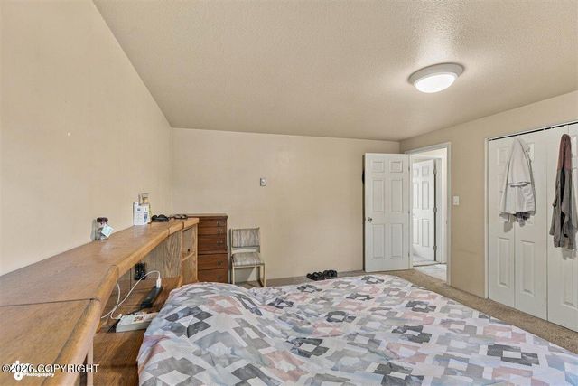 2307 W 32nd Avenue, Anchorage, AK 99517
