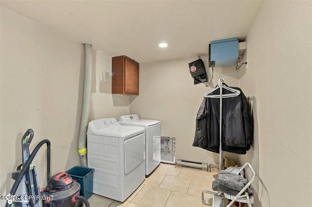 2307 W 32nd Avenue, Anchorage, AK 99517