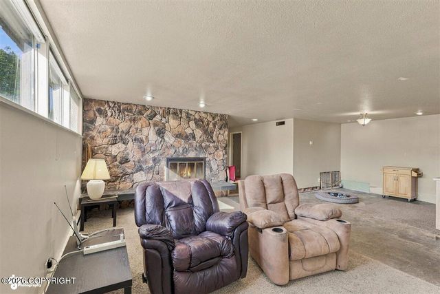 2307 W 32nd Avenue, Anchorage, AK 99517