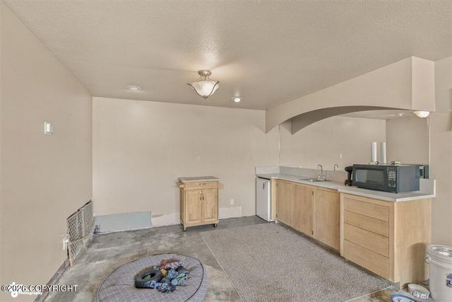 2307 W 32nd Avenue, Anchorage, AK 99517