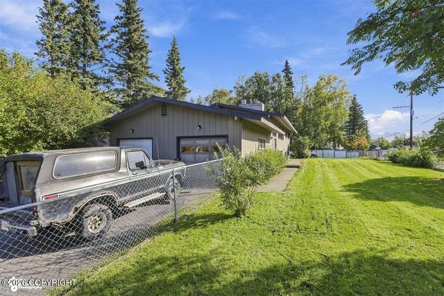 2307 W 32nd Avenue, Anchorage, AK 99517