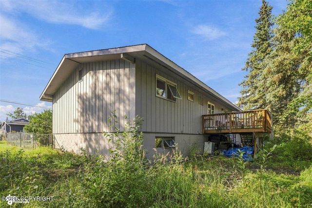 2307 W 32nd Avenue, Anchorage, AK 99517